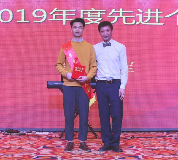 翁振輝、夏海峰